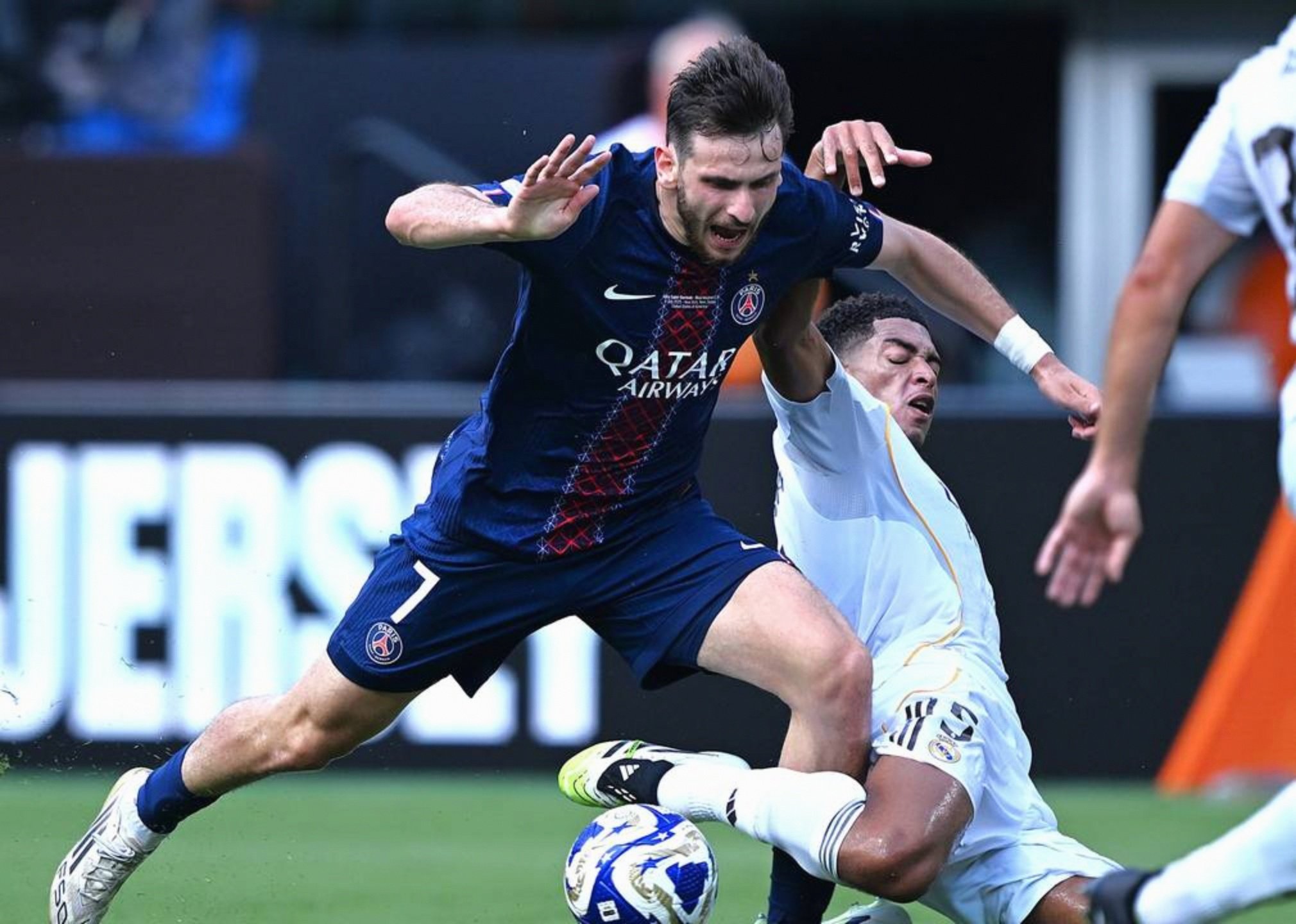 从关键时刻巴黎圣日耳曼备战全明星赛到西汉姆回应争议备战意甲，冲刺阶段尤文图斯刷新队史纪录的简单介绍